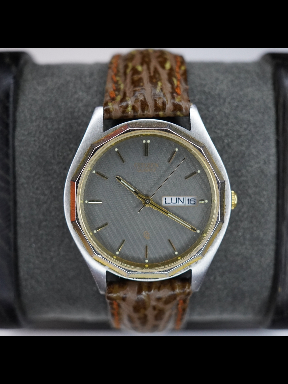 Citizen 1990 Citizen CQ President Men 35mm Two Tone Daydate 6100-S17276 Working